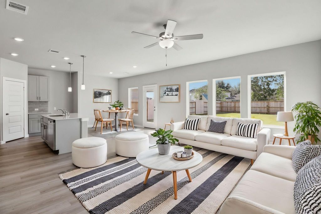 2046 West Darlington Oak Court, Conroe, TX 77304