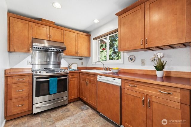 26910 SE 154th Place, Issaquah, WA 98027