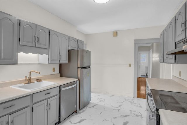 113 May St, Worcester, MA 01602