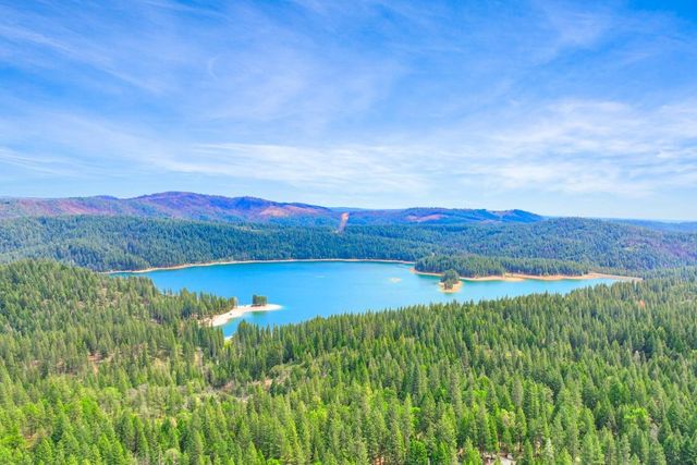 5690 Lupin Ln, Pollock Pines, CA 95726