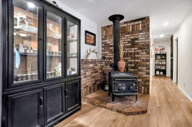 5690 Lupin Ln, Pollock Pines, CA 95726