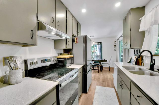 5690 Lupin Ln, Pollock Pines, CA 95726