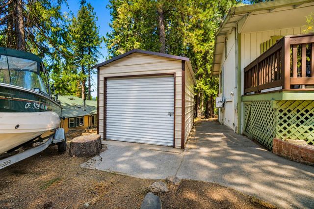 5690 Lupin Ln, Pollock Pines, CA 95726