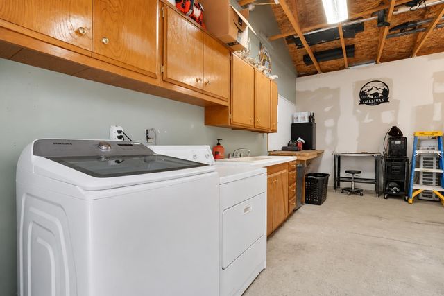 5690 Lupin Ln, Pollock Pines, CA 95726