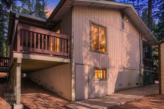 5690 Lupin Ln, Pollock Pines, CA 95726