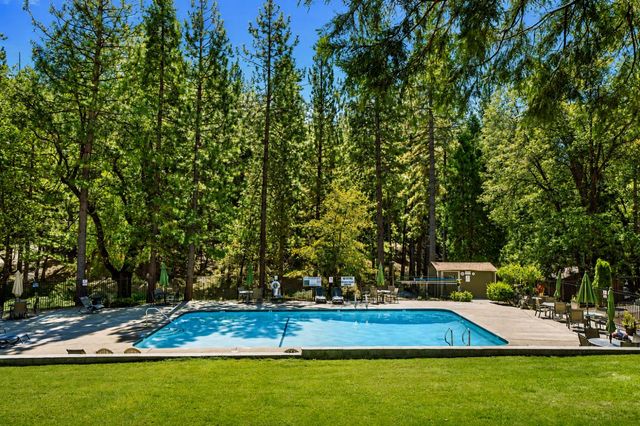 5690 Lupin Ln, Pollock Pines, CA 95726