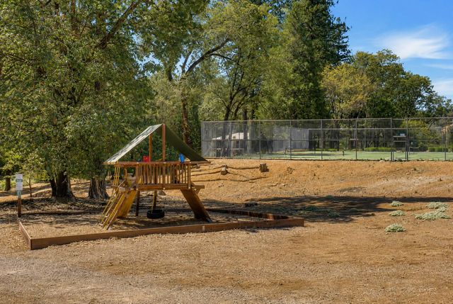 5690 Lupin Ln, Pollock Pines, CA 95726