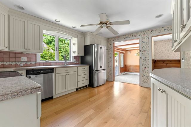 10 Standley St, Beverly, MA 01915