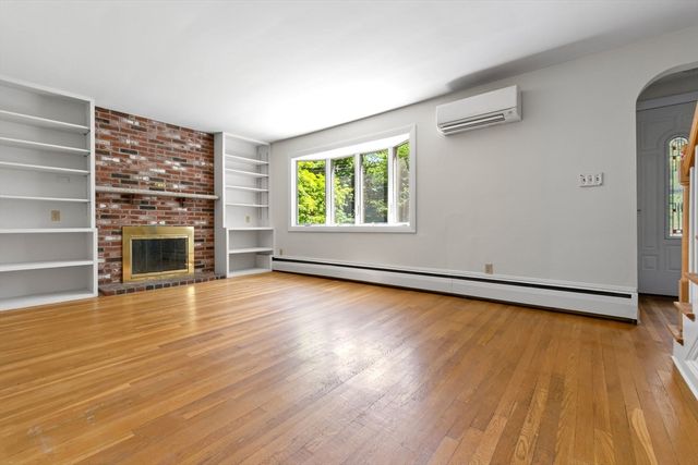 10 Standley St, Beverly, MA 01915