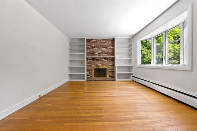 10 Standley St, Beverly, MA 01915