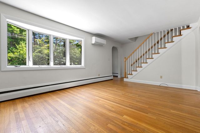 10 Standley St, Beverly, MA 01915