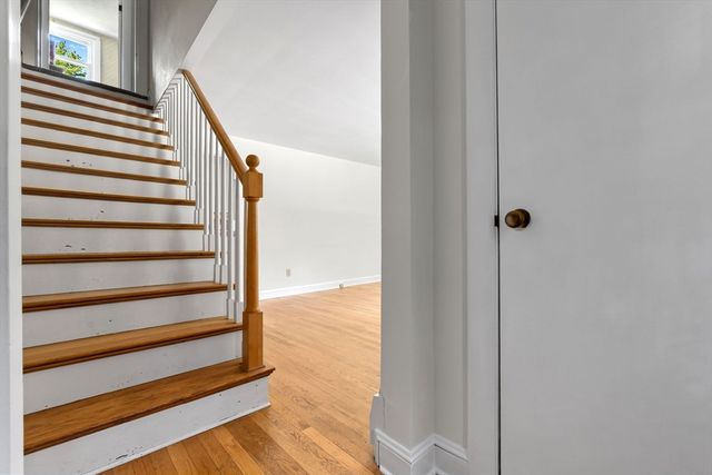 10 Standley St, Beverly, MA 01915