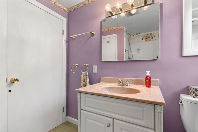 10 Standley St, Beverly, MA 01915