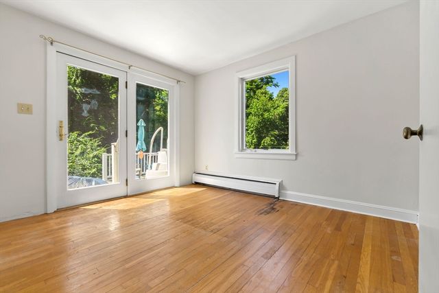 10 Standley St, Beverly, MA 01915