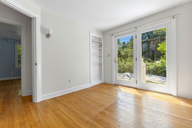 10 Standley St, Beverly, MA 01915