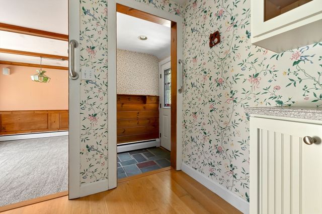 10 Standley St, Beverly, MA 01915