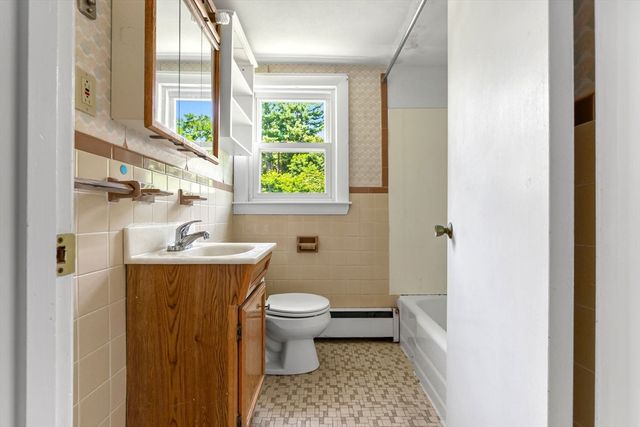 10 Standley St, Beverly, MA 01915