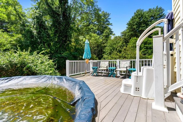 10 Standley St, Beverly, MA 01915