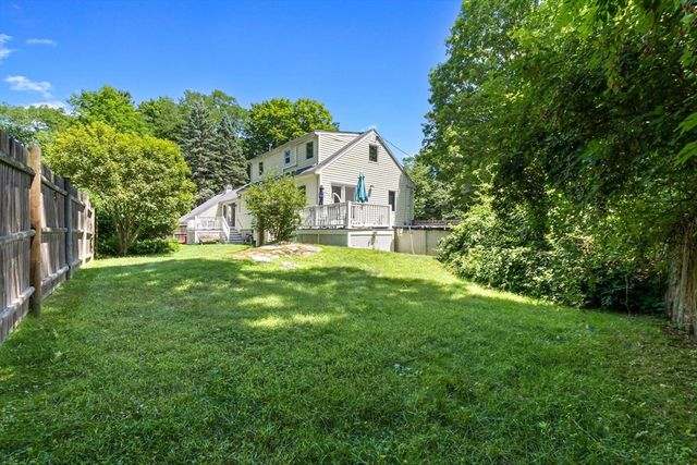 10 Standley St, Beverly, MA 01915
