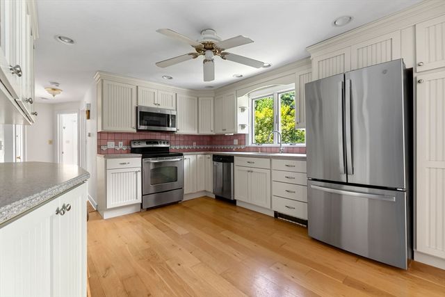 10 Standley St, Beverly, MA 01915