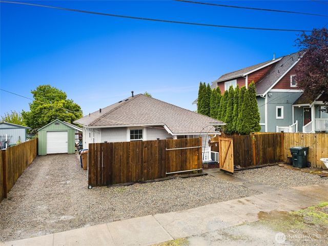 3561 E M Street, Tacoma, WA 98404