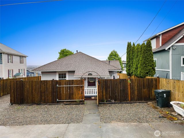 3561 E M Street, Tacoma, WA 98404