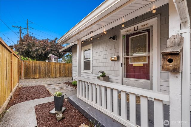 3561 E M Street, Tacoma, WA 98404