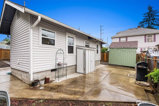 3561 E M Street, Tacoma, WA 98404