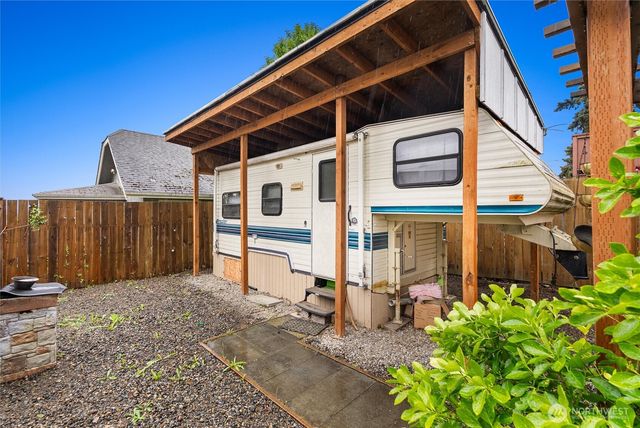 3561 E M Street, Tacoma, WA 98404