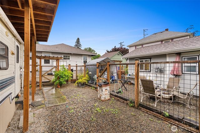 3561 E M Street, Tacoma, WA 98404