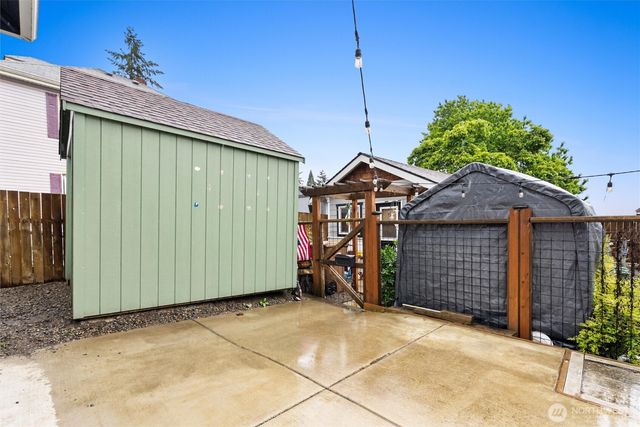 3561 E M Street, Tacoma, WA 98404