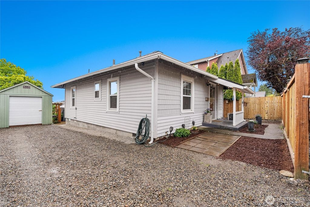 3561 E M Street, Tacoma, WA 98404