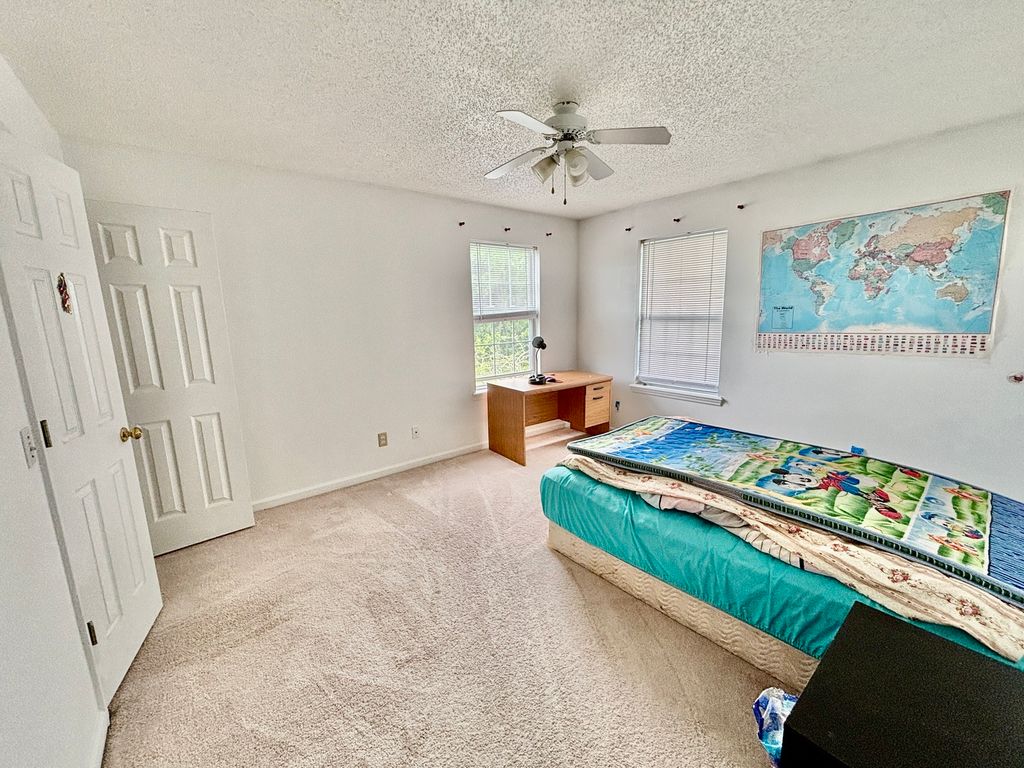 Image 13 of property listing at 1409 Plum Avenue, Mt Vernon, IL 62864