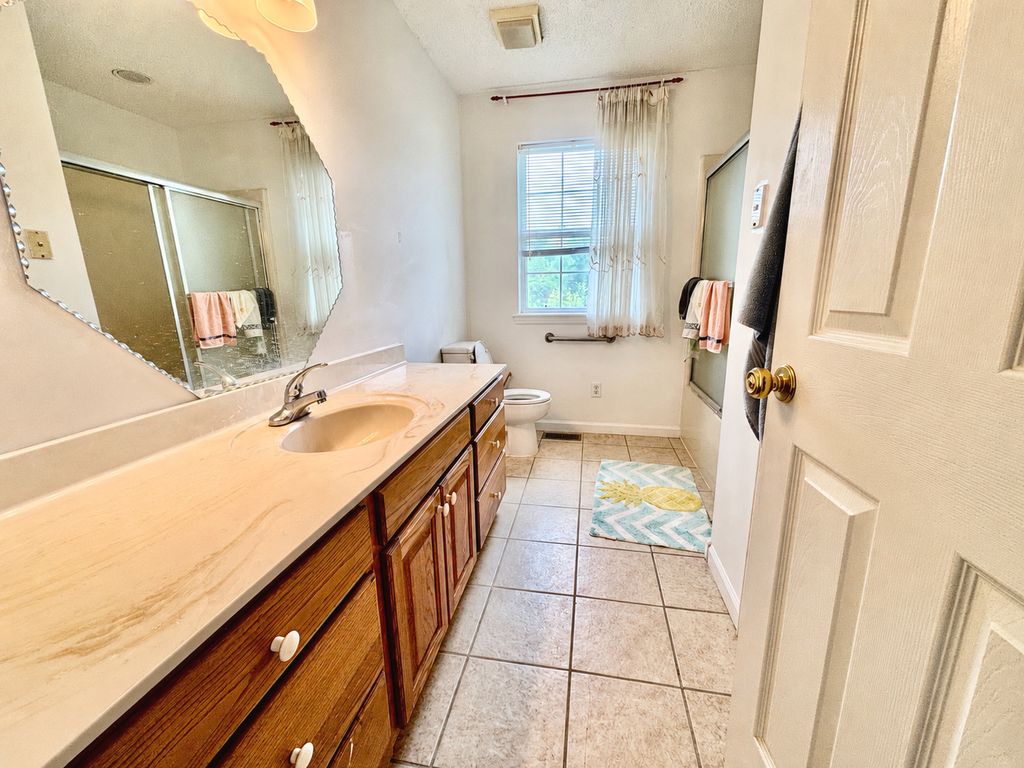 Image 28 of property listing at 1409 Plum Avenue, Mt Vernon, IL 62864