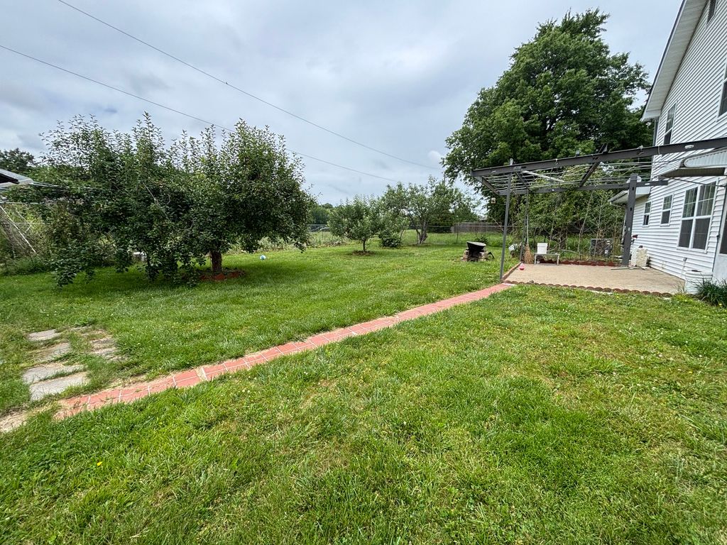 Image 30 of property listing at 1409 Plum Avenue, Mt Vernon, IL 62864