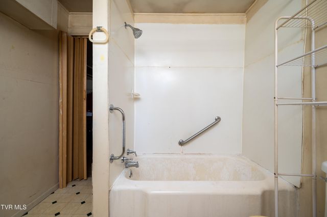 219 Old Siam Road, Elizabethton, TN 37643