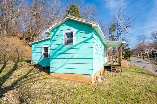 219 Old Siam Road, Elizabethton, TN 37643