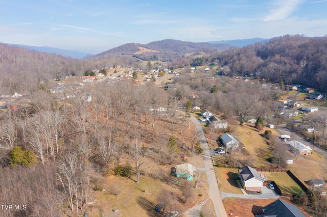 219 Old Siam Road, Elizabethton, TN 37643