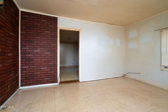 219 Old Siam Road, Elizabethton, TN 37643