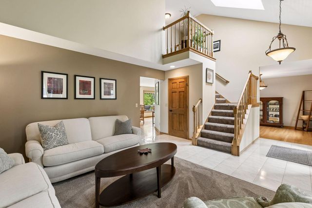 1636 Ashbury Place, Eagan, MN 55122