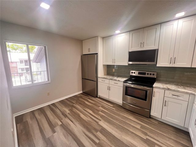 17 ESCONDIDO CIRCLE 239, Altamonte Springs, FL 32701