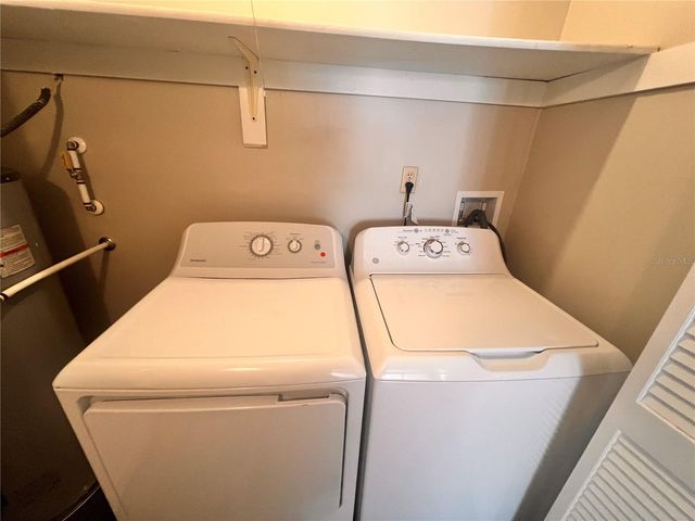 17 ESCONDIDO CIRCLE 239, Altamonte Springs, FL 32701