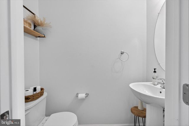 1418 BRAYDEN DR, Marcus Hook, PA 19061