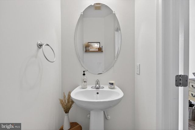 1418 BRAYDEN DR, Marcus Hook, PA 19061