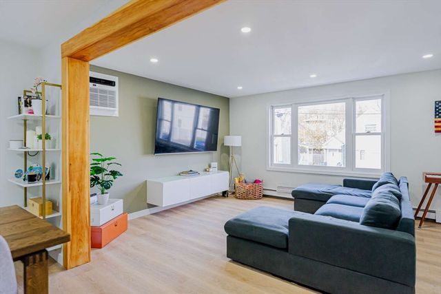 27 Silver Road 27, Everett, MA 02149