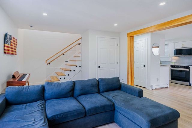 27 Silver Road 27, Everett, MA 02149