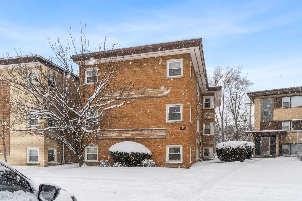 26 W Conti Parkway 1N, Elmwood Park, IL 60707
