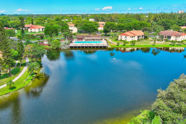 4961 Sable Pine Circle B1, West Palm Beach, FL 33417