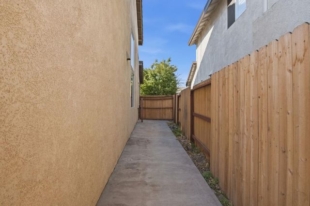 442 Olivine Ave, Lathrop, CA 95330