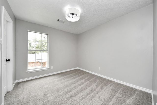 1105 E Kyle Road, Clute, TX 77531